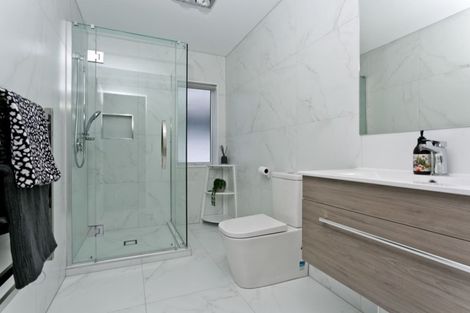 Photo of property in 29a Normanton Street, Glenfield, Auckland, 0629