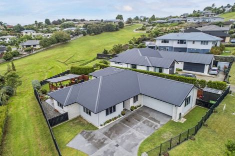 Photo of property in 126 Oteki Park Drive, Welcome Bay, Tauranga, 3112