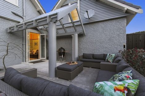 Photo of property in 32 Barrett Street, Westown, New Plymouth, 4310