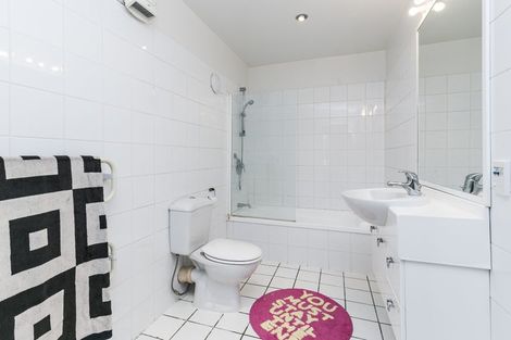 Photo of property in 30 Lawson Place, Mount Victoria, Wellington, 6011