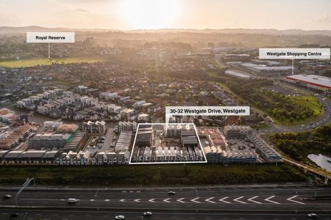 Photo of property in 4/32a Westgate Drive, Massey, Auckland, 0614