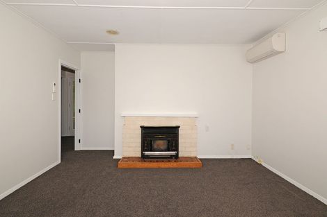Photo of property in 141 Ruskin Road, Newlands, Wellington, 6037