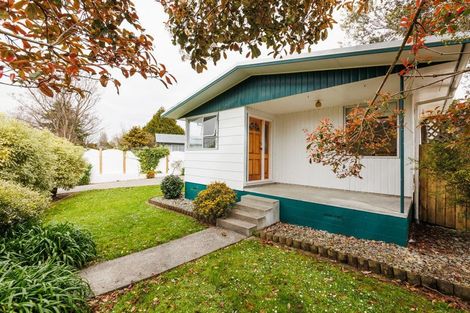 Photo of property in 28 Escort Grove, Awapuni, Palmerston North, 4412