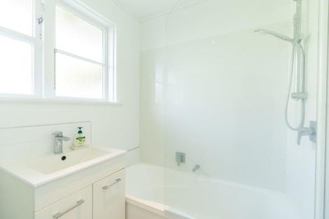 Photo of property in 5 Ngarimu Street, Roslyn, Palmerston North, 4414