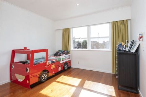 Photo of property in 39a Portadown Avenue, Pakuranga Heights, Auckland, 2010