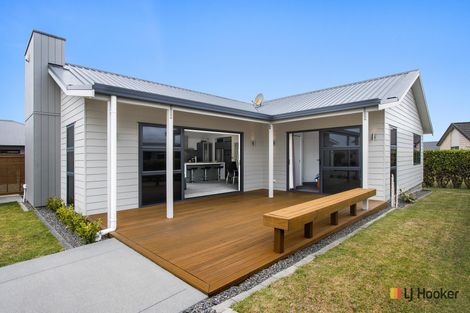 Photo of property in 23 Surfers Avenue, Waihi Beach, 3611
