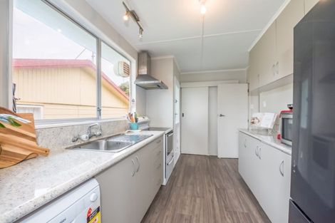 Photo of property in 18 Ilam Grove, Kelson, Lower Hutt, 5010