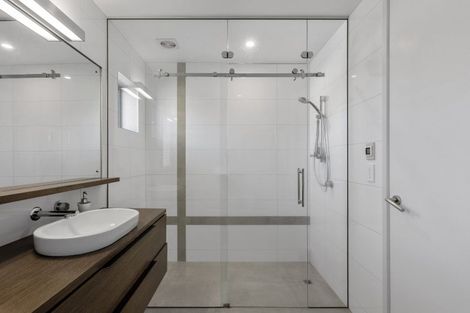 Photo of property in 21 Parkridge Place, Mount Pleasant, Christchurch, 8081
