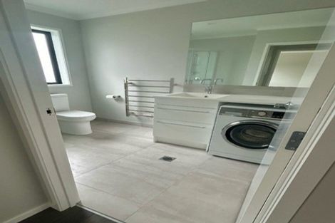 Photo of property in 2 Whakato Avenue, Kumeu, 0810