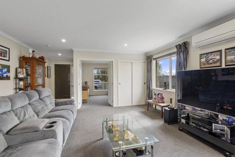 Photo of property in 30 Shillingford Boulevard, Rolleston, 7615