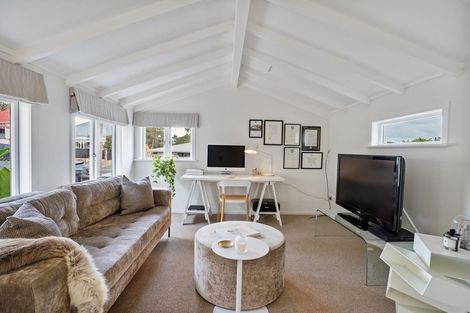 Photo of property in 17 West End Road, Herne Bay, Auckland, 1022