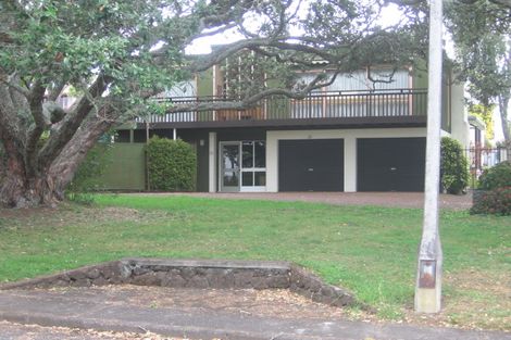 Photo of property in 1/31 James Evans Drive, Northcote, Auckland, 0627