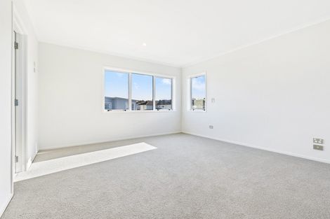 Photo of property in 13 Couldrey Crescent, Red Beach, 0932