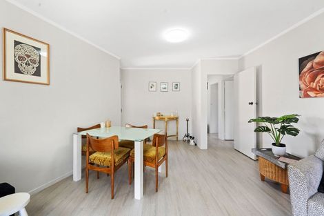 Photo of property in 2/1 Ribblesdale Road, Henderson, Auckland, 0612