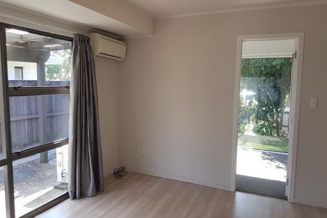 Photo of property in 1/4 Roys Road, Weymouth, Auckland, 2103