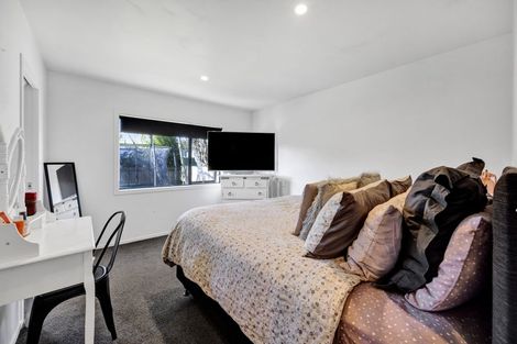 Photo of property in 14 Mahoe Street, Inglewood, 4330