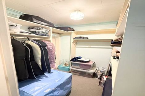 Photo of property in 18 Marvon Downs Avenue, Pakuranga Heights, Auckland, 2010