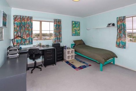 Photo of property in 112 Valley Road, Pukekohe, 2120