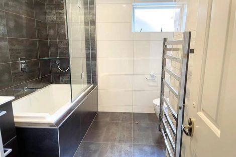 Photo of property in 2 Kaniere Place, Half Moon Bay, Auckland, 2012