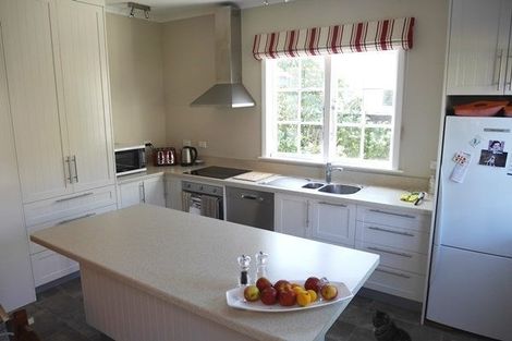 Photo of property in 13 Miro Street, Eastbourne, Lower Hutt, 5013