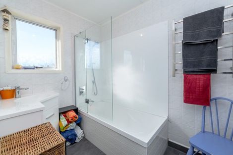 Photo of property in 13 Strasbourge Street, Martinborough, 5711