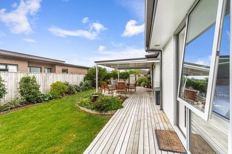 Photo of property in 13 Robert Might Road, Kumeu, 0810