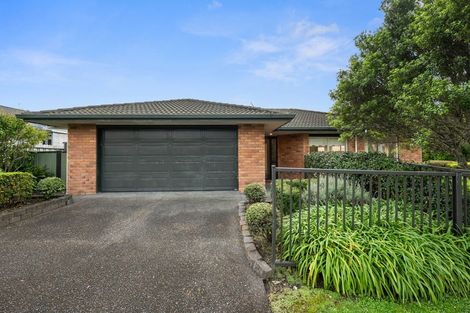 Photo of property in 6 Cabeleigh Drive, Helensville, 0800