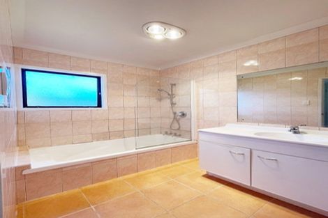 Photo of property in 2/9 Danube Lane, Glen Eden, Auckland, 0602