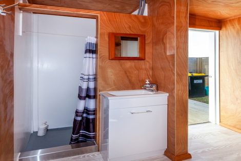 Photo of property in 104 Riverview Road, Whangamata, 3620