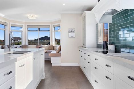 Photo of property in 2/2 Loe Place, Amberley, 7410