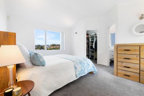 Photo of property in 2/19 Limmer Place, Browns Bay, Auckland, 0632