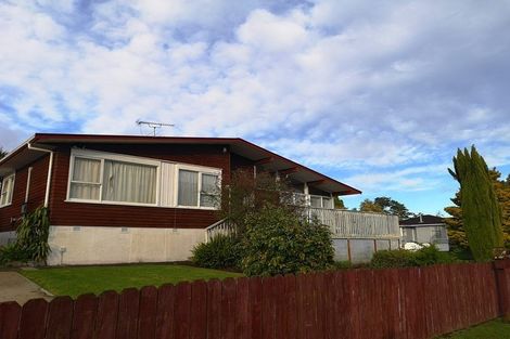 Photo of property in 1 Nan Place, Pakuranga Heights, Auckland, 2010