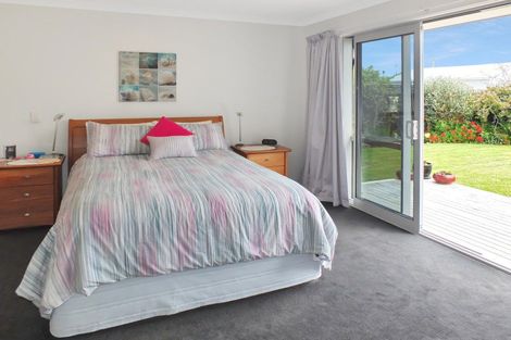 Photo of property in 10 Godwit Court, Foxton Beach, Foxton, 4815