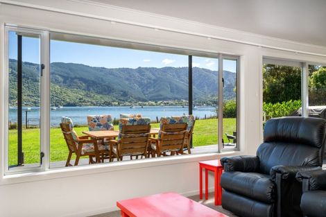 Photo of property in 1755 Queen Charlotte Drive, Linkwater, Picton, 7281