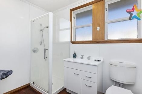 Photo of property in 5 Bird Grove, Stokes Valley, Lower Hutt, 5019