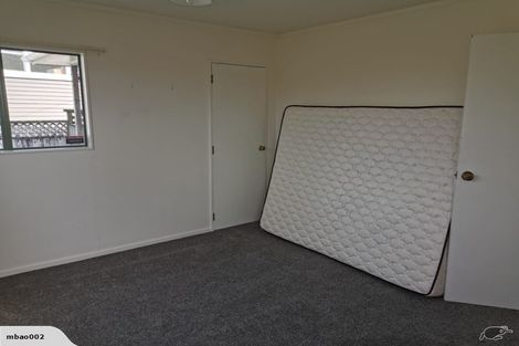 Photo of property in 2/87 Bond Crescent, Forrest Hill, Auckland, 0620