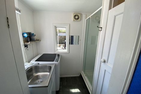 Photo of property in 18 Kauri Street, Eastbourne, Lower Hutt, 5013