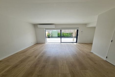 Photo of property in 2/6 South Pacific Place, Henderson, Auckland, 0612