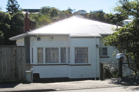 Photo of property in 195 Newlands Road, Newlands, Wellington, 6037