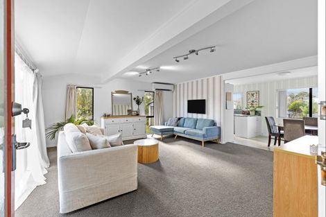 Photo of property in 34 Roberts Line, Kelvin Grove, Palmerston North, 4414