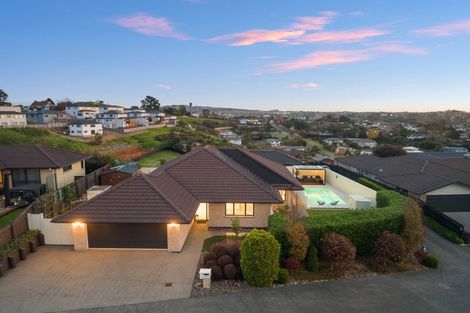 Photo of property in 16 Tokerau Crescent, Pukekohe, 2120