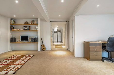 Photo of property in 18 Lavelle Road, Henderson, Auckland, 0612