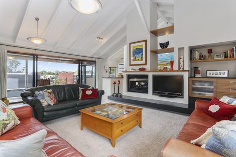 Photo of property in 1 Park Rise, Campbells Bay, Auckland, 0630