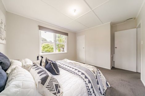 Photo of property in 5 John Street, Stokes Valley, Lower Hutt, 5019