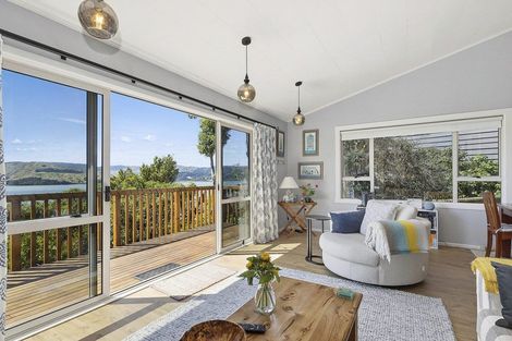 Photo of property in 14 Kenef Road, Paremata, Porirua, 5024