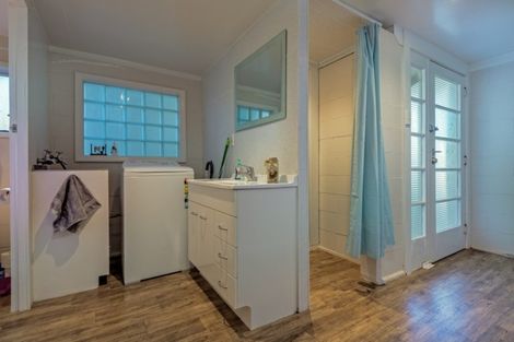 Photo of property in 35 Marine Parade South, Foxton Beach, Foxton, 4815