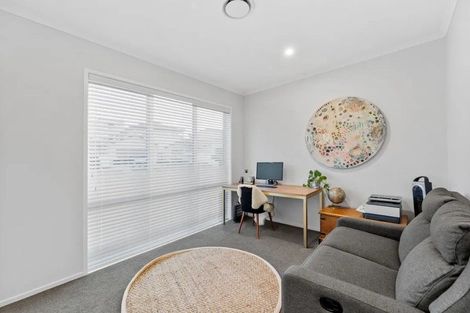 Photo of property in 8 Vue Terrace, Silverdale, 0932