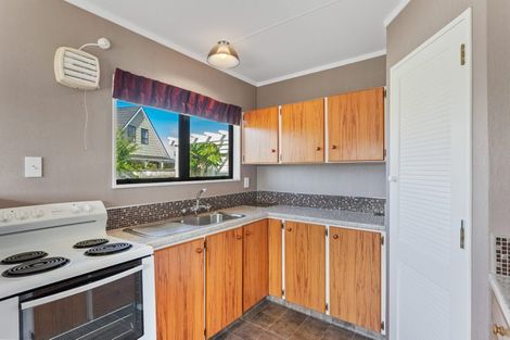 Photo of property in 16 Warwick Place, Springvale, Whanganui, 4501