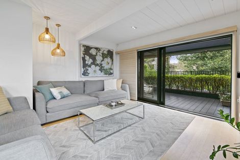 Photo of property in 24a Penning Road, Castor Bay, Auckland, 0620