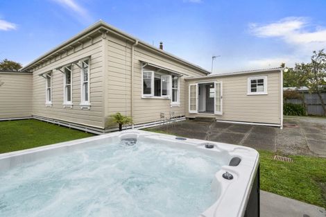 Photo of property in 37 Grey Street, Marton, 4710